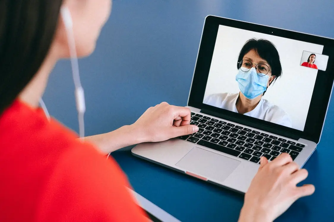 IoT in Senior Living: Enhancing Safety and Operational Efficiency